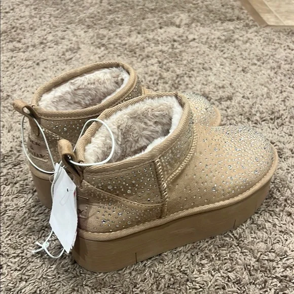 Women's Tan Platform Ankle Boots - Picture 1 of 5